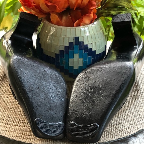 ✨Authentic ✨PRADA BLACK HEELS✨SZ 37.5 (7.5) - Picture 5 of 8